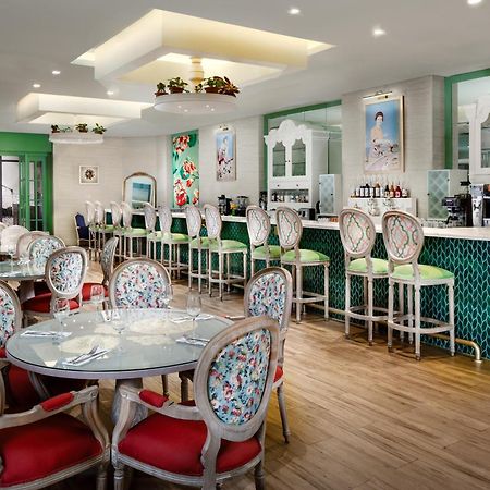 Millennium Place דוחה מראה חיצוני תמונה The interior of the restaurant
