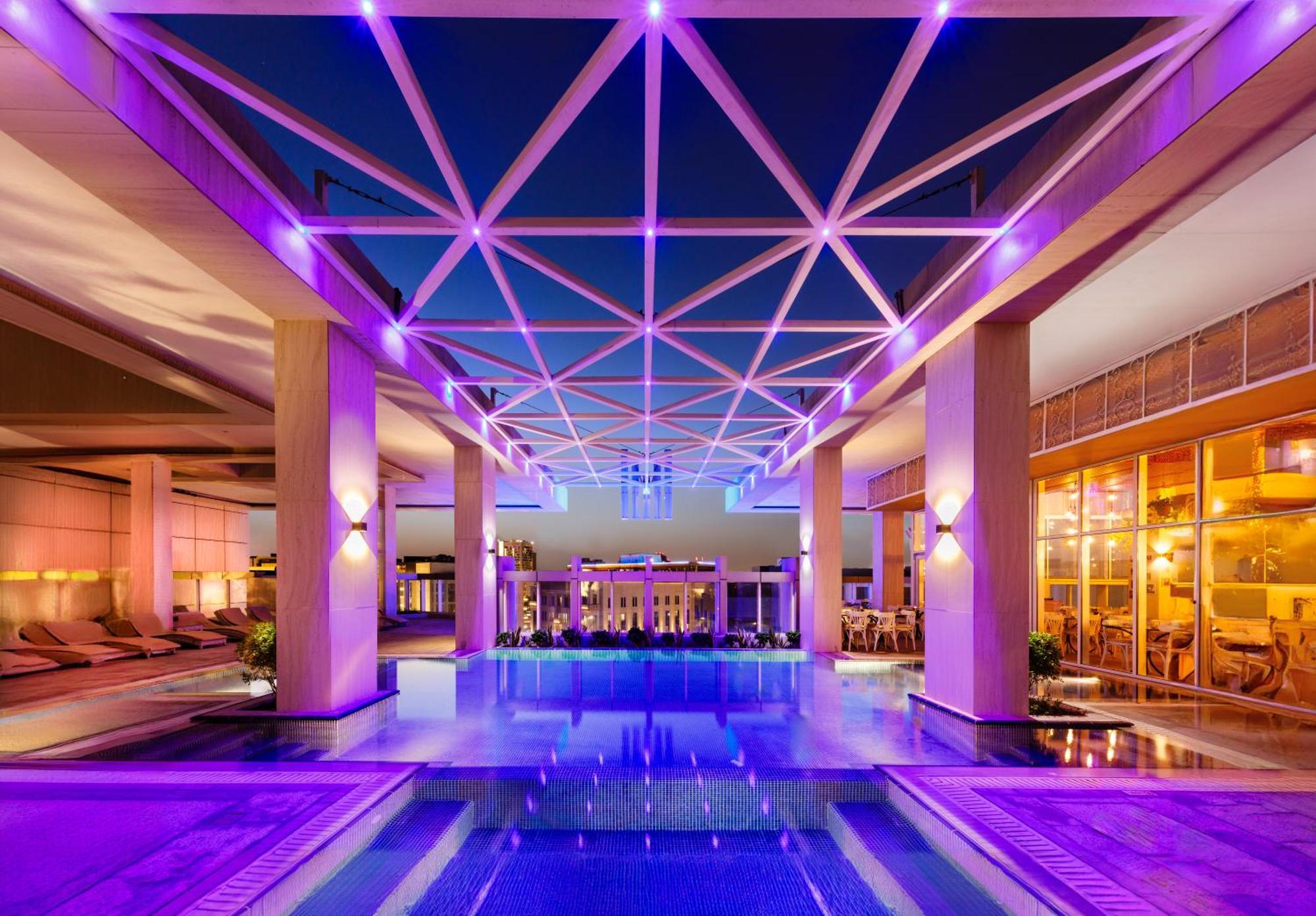 Millennium Place דוחה מראה חיצוני תמונה The hotel's lobby