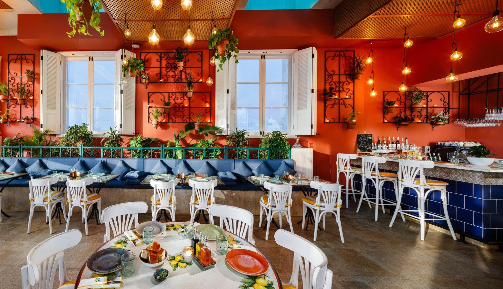 Millennium Place דוחה מראה חיצוני תמונה Restaurant in the hotel