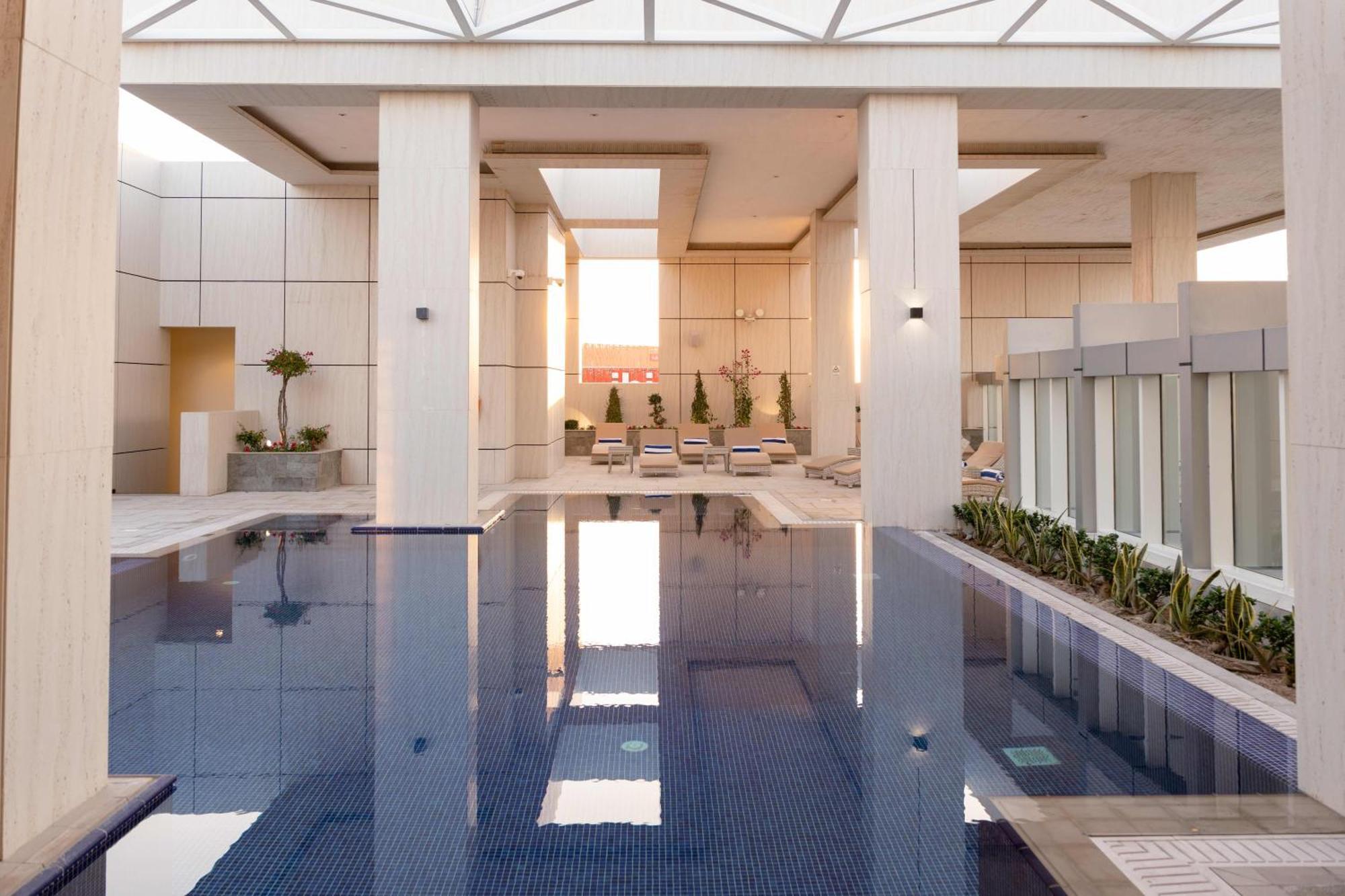 Millennium Place דוחה מראה חיצוני תמונה The pool at the 1018